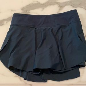 Lululemon skirt w/shorts